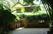 well presented and attractive 6 beds Service Villa in Kuruvadweep
